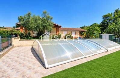 maison familiale un bel extérieur avec piscine — photo du bien