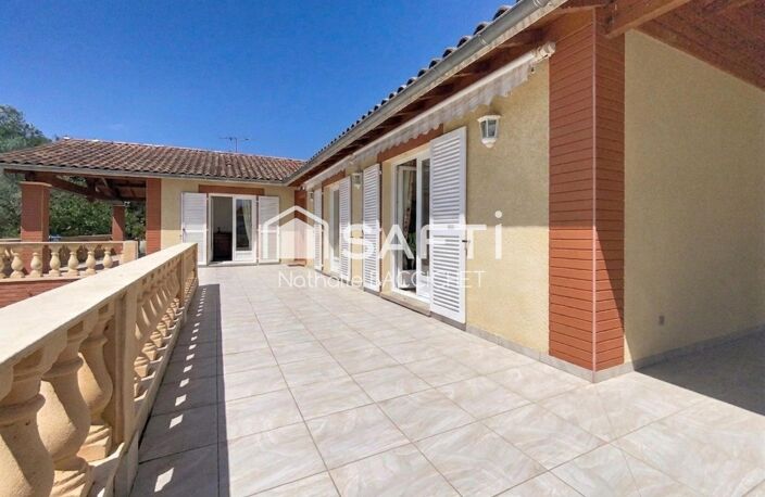maison familiale un bel extérieur avec piscine — photo 2