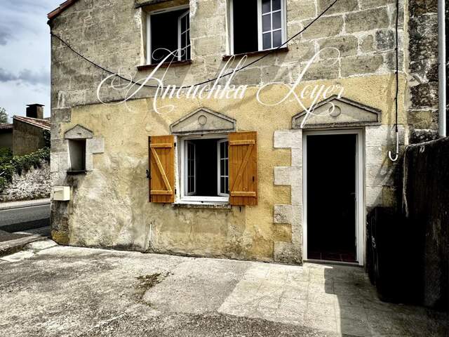 Maison en Pierres - Beau Potentiel à Saisir ! — photo du bien