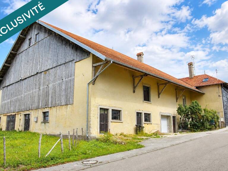 Ferme franc-comtoise 3 logements loués et surface brute aménageable — photo 1