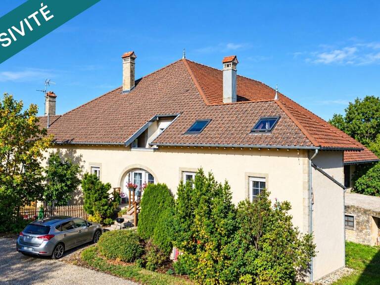 Ferme franc-comtoise 3 logements loués et surface brute aménageable — photo 1
