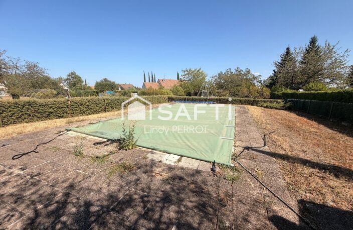 Maison avec piscine sur grand terrain — photo 4