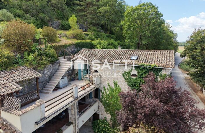 Ensemble en pierre de 250 m² au sol proche Barjac — photo 2