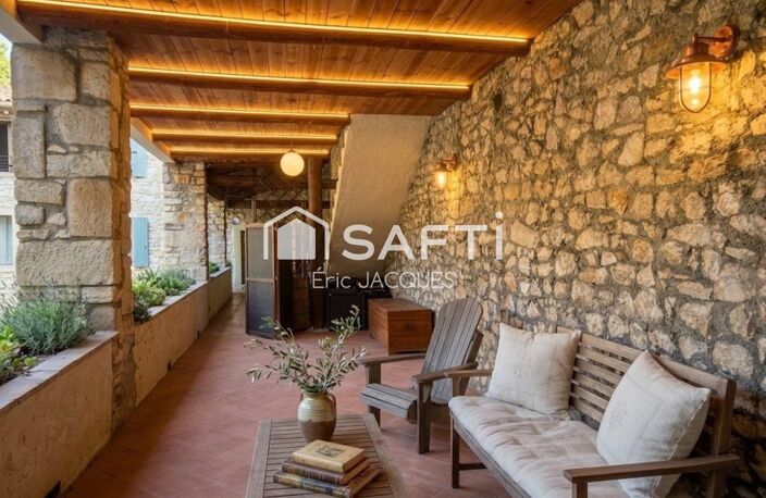 Ensemble en pierre de 250 m² au sol proche Barjac — photo 4