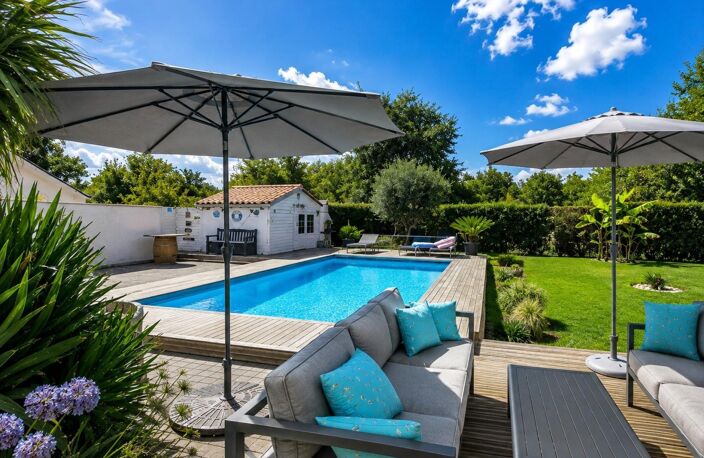 130 m²  4 chambres  900 m²  Piscine & sérénité - La maison que vous n'aviez pas encore imaginée — photo 2
