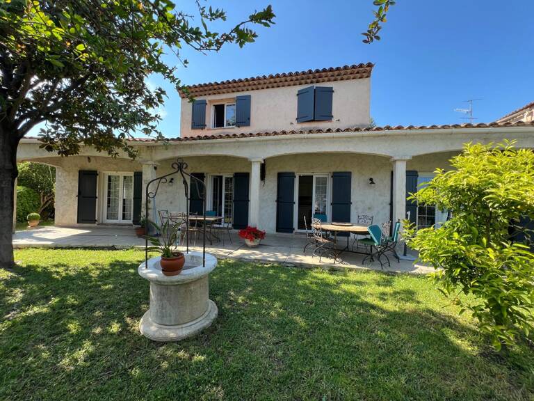 Cannes-la-Bocca : Villa individuelle 2 appartements. — photo 1