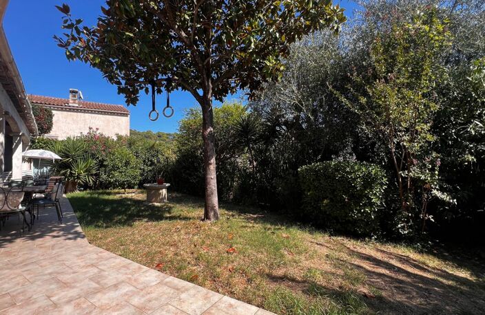 Cannes-la-Bocca : Villa individuelle 2 appartements. — photo 4