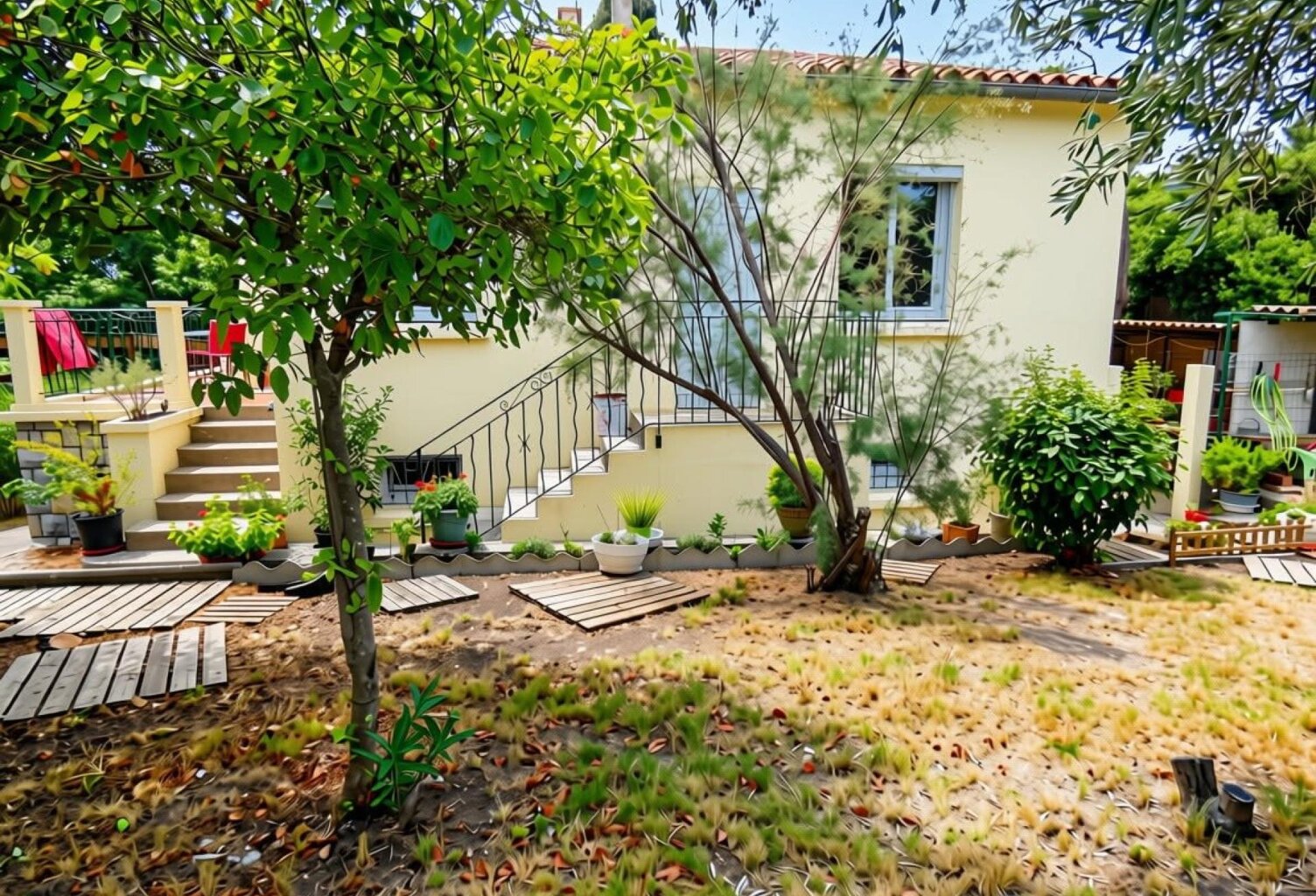 Ravissante maison individuelle 4 faces sur terrain arboré de 550m² avec sous sol complet de 100m² — photo 1