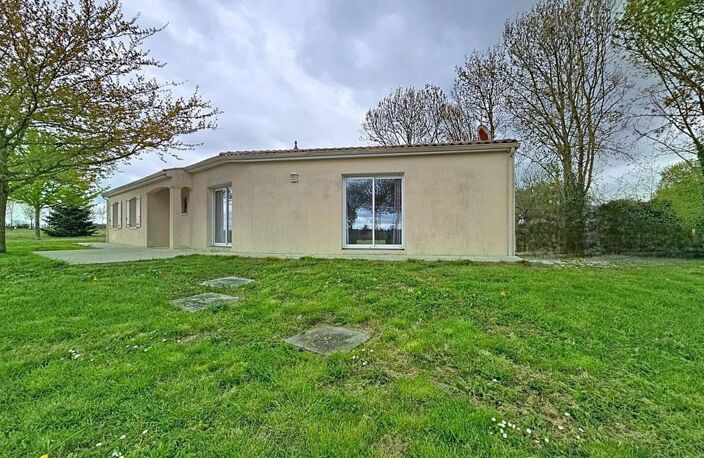 Maison familiale 121 m² avec grand terrain entre Cognac et Pons — photo 2