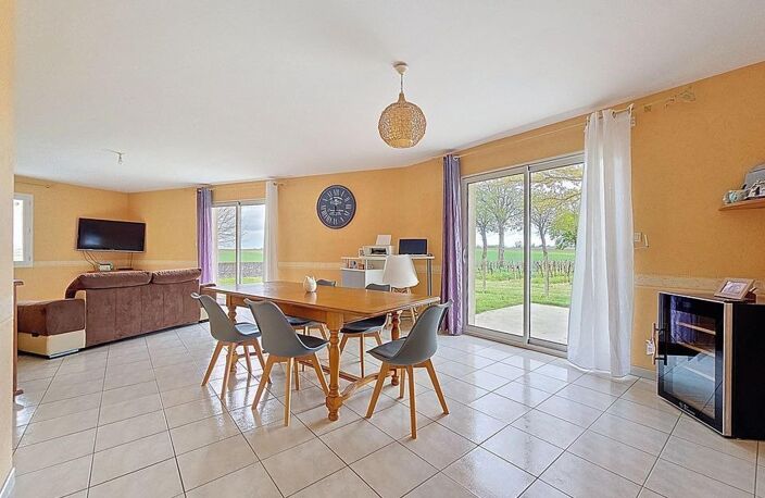 Maison familiale 121 m² avec grand terrain entre Cognac et Pons — photo 4