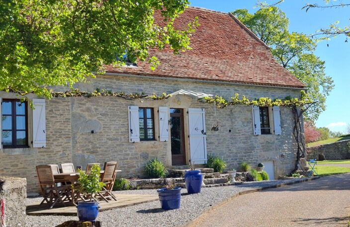 Domaine d'exception du XVIIIe siècle , composé de 4 gîtes et maison d'habitation ,exploitable immédiatement ! — photo 3