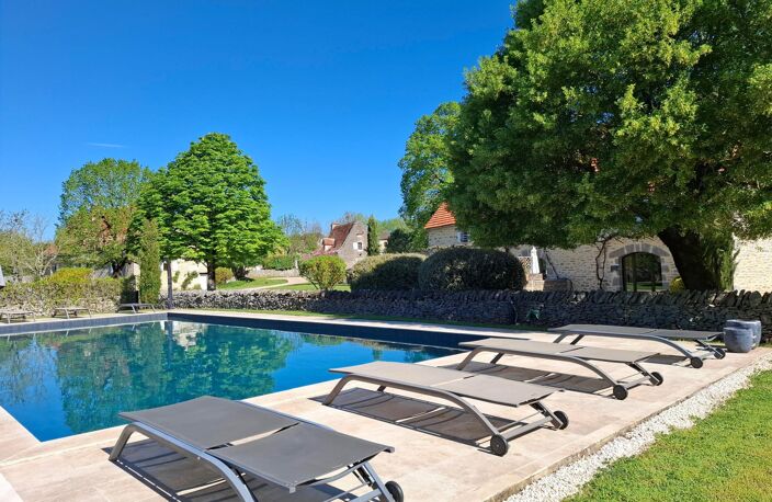 Domaine d'exception du XVIIIe siècle , composé de 4 gîtes et maison d'habitation ,exploitable immédiatement ! — photo 4