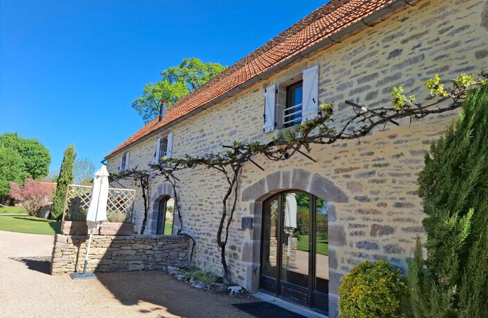 Domaine d'exception du XVIIIe siècle , composé de 4 gîtes et maison d'habitation ,exploitable immédiatement ! — photo 5