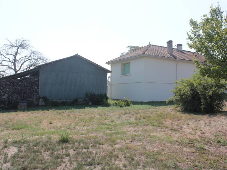 Maison familiale avec 3 000 m² de terrain, dépendance et sous-sol complet — photo 1