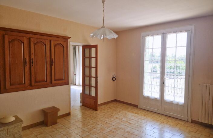 Maison familiale avec 3 000 m² de terrain, dépendance et sous-sol complet — photo 5
