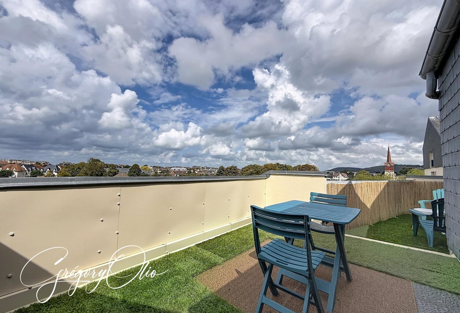 APPARTEMENT 2 PIECES AVEC TERRASSE DE 20 M2 ET PLACE DE PARKING — photo 1