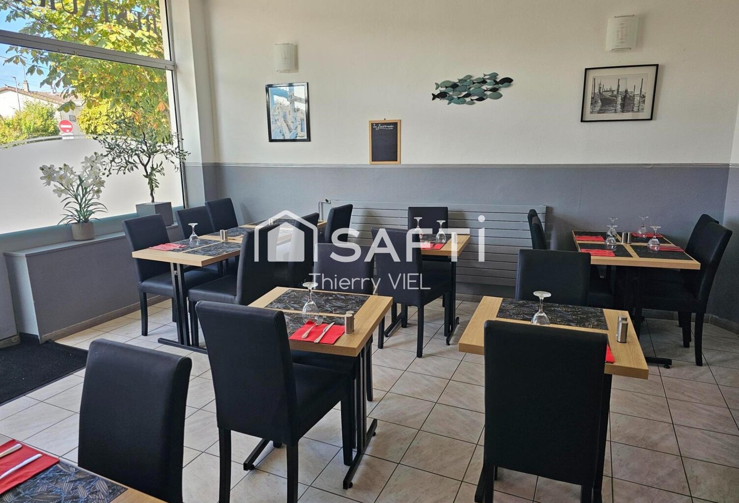 MURS COMMERCIAUX 160 M2 SUR 2 NIVEAUX + PKG — photo 1