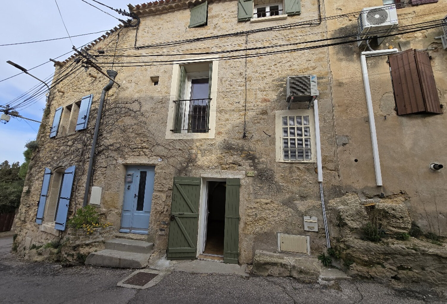 à louer maison de village 2 pièces R+2 de 47m2 à Tressan. — photo 1