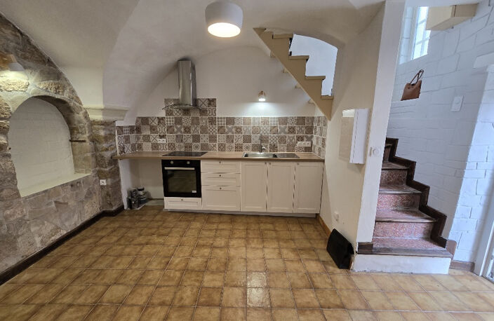 à louer maison de village 2 pièces R+2 de 47m2 à Tressan. — photo 2