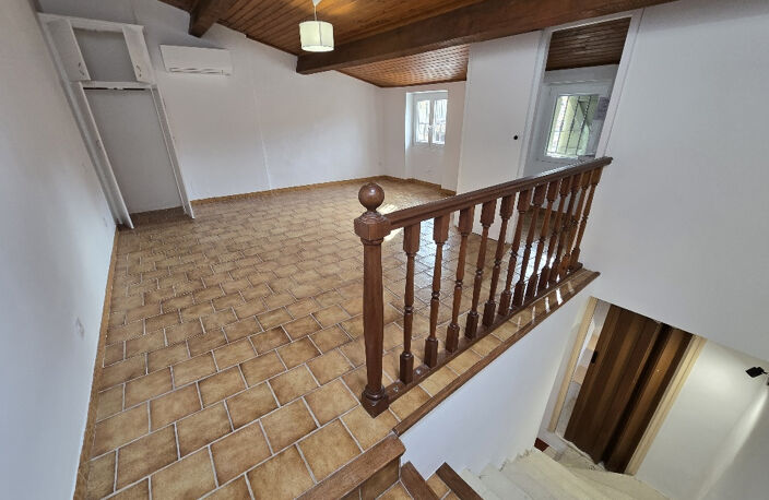 à louer maison de village 2 pièces R+2 de 47m2 à Tressan. — photo 3