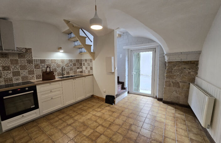 à louer maison de village 2 pièces R+2 de 47m2 à Tressan. — photo 5