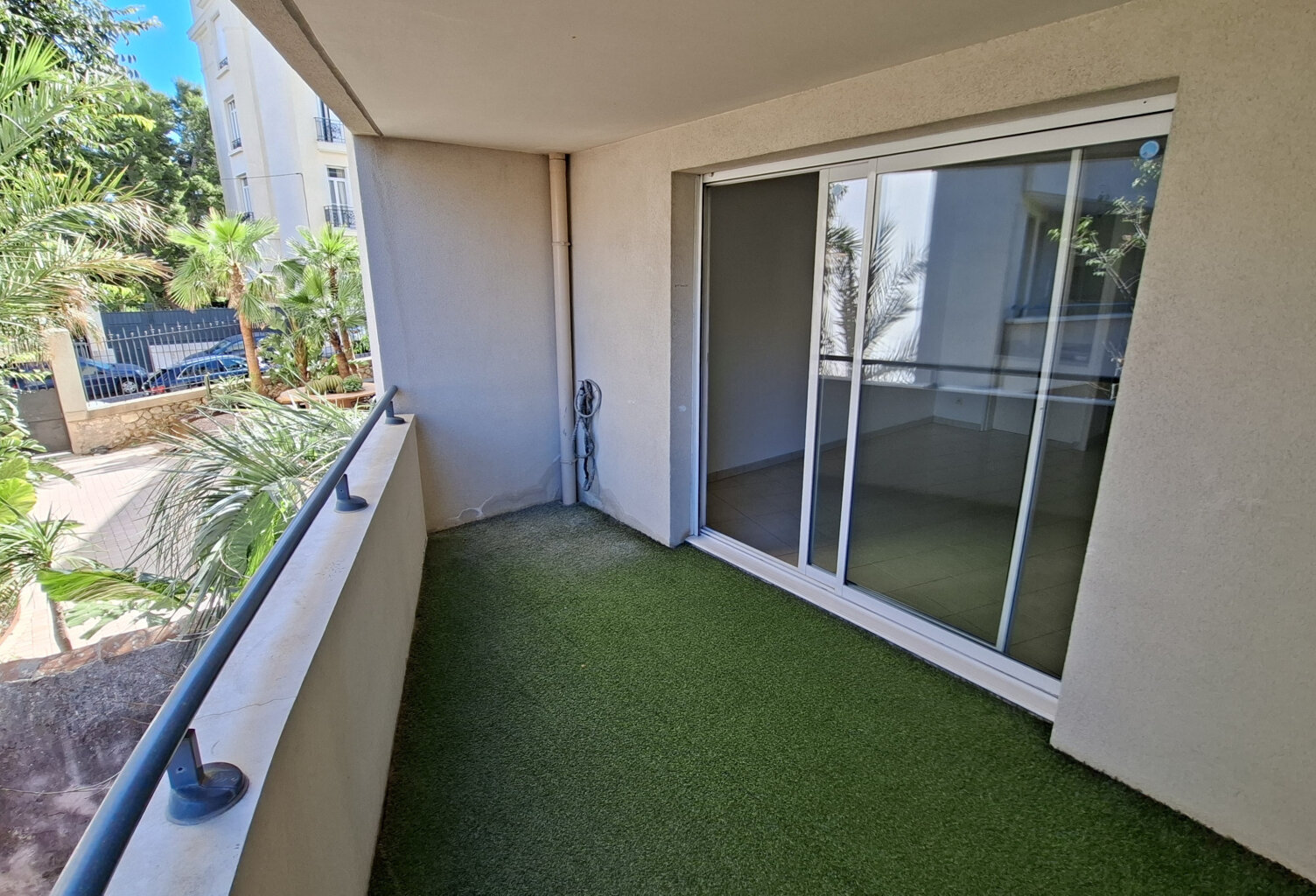 T3 PARADIS- COMMANDANT ROLLAND 13008 MARSEILLE — photo 1