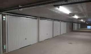Garage   m² à louer à Lyon 8 (69008)