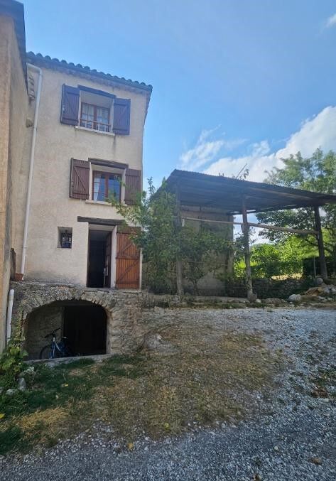 Maison de village avec terrasse et terrain non attenant à proximité immédiate