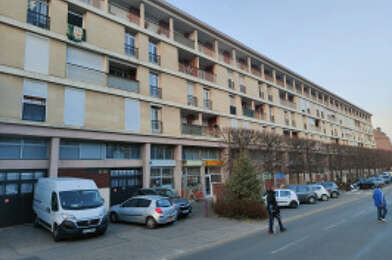 Appartement 4 pièces 900 €