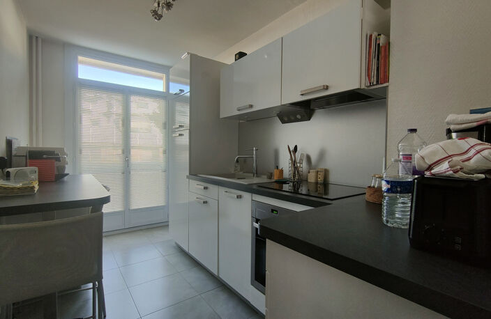 PLEIN CENTRE VILLE, MAGNIFIQUE APPARTEMENT DE 80 M2 HAB  REF — photo 3