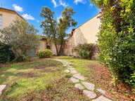 NIMES ARENES Maison de ville 7 pièces de 182 m2 avec jardin — photo 3