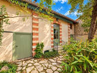 NIMES ARENES Maison de ville 7 pièces de 182 m2 avec jardin — photo 4