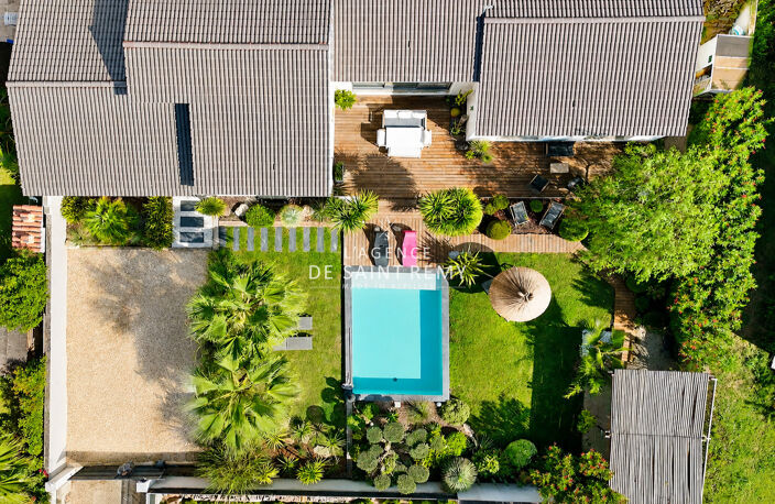 Maison de plain-pied avec piscine, jardin paysager et belles p — photo 3