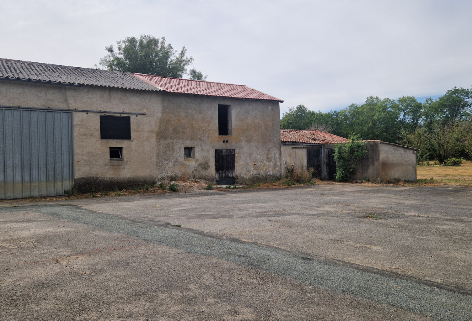 A RENOVER à 2 km du Centre-Ville du LOROUX-BOTTEREAU — photo 1