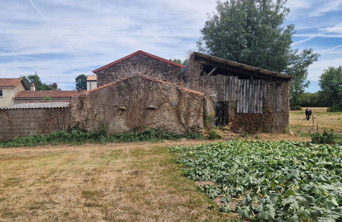 A RENOVER à 2 km du Centre-Ville du LOROUX-BOTTEREAU — photo 2