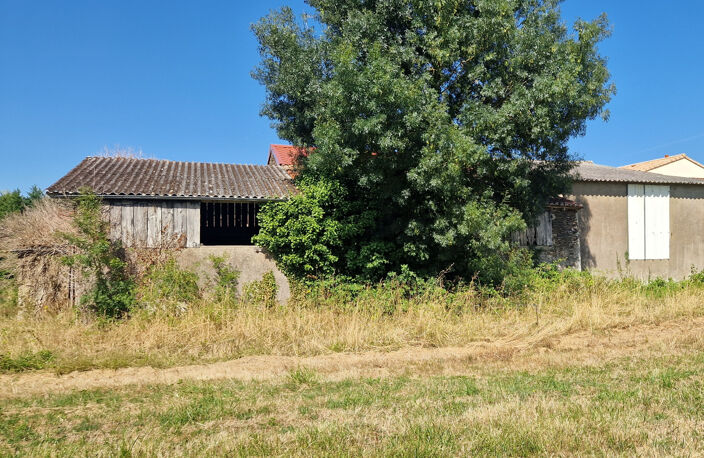 A RENOVER à 2 km du Centre-Ville du LOROUX-BOTTEREAU — photo 3