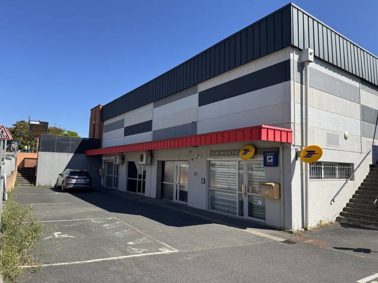 Local commercial — photo 1