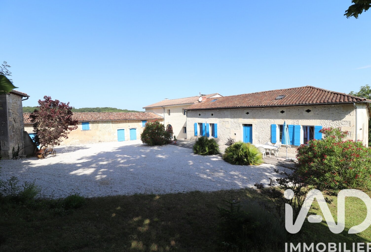 Vente Maison/villa 10 pièces — photo 1