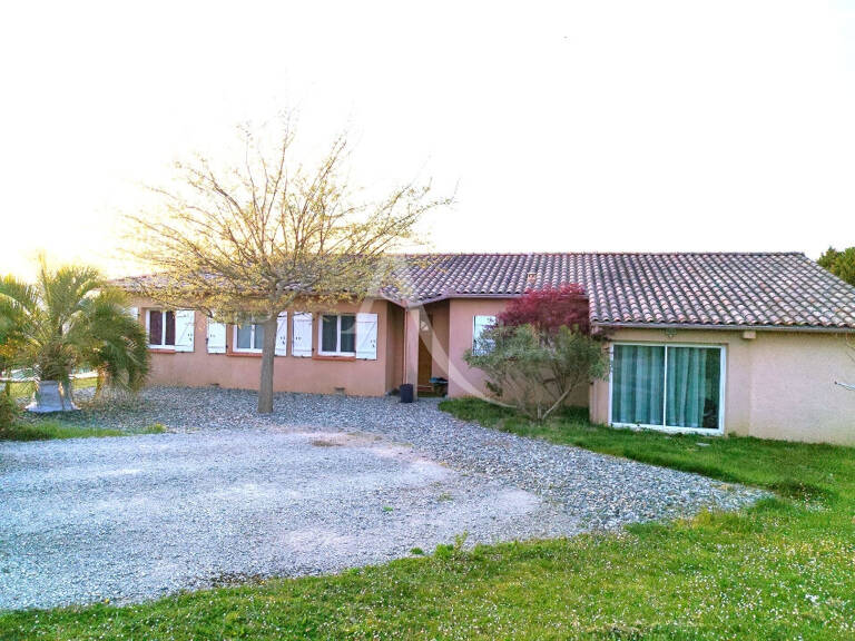 Maison L Isle Jourdain 5 pièce(s) 145m2 — photo 1