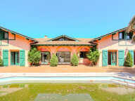 ARCANGUES - VUE MONTAGNES TRES BELLE MAISON DE PLAIN PIED  A RAFRAICHIR PISCINE - TERRASSE ? JARDIN ? GARAGES — photo 2