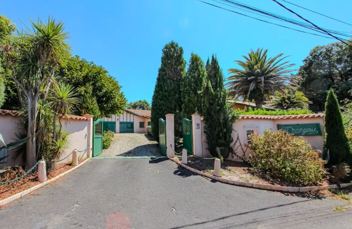 ARCANGUES - VUE MONTAGNES TRES BELLE MAISON DE PLAIN PIED  A RAFRAICHIR PISCINE - TERRASSE ? JARDIN ? GARAGES — photo 3