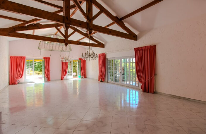 ARCANGUES - VUE MONTAGNES TRES BELLE MAISON DE PLAIN PIED  A RAFRAICHIR PISCINE - TERRASSE ? JARDIN ? GARAGES — photo 4