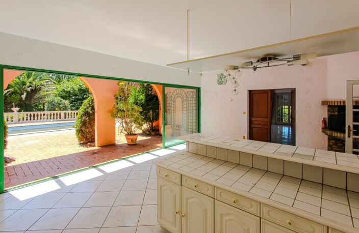 ARCANGUES - VUE MONTAGNES TRES BELLE MAISON DE PLAIN PIED  A RAFRAICHIR PISCINE - TERRASSE ? JARDIN ? GARAGES — photo 5