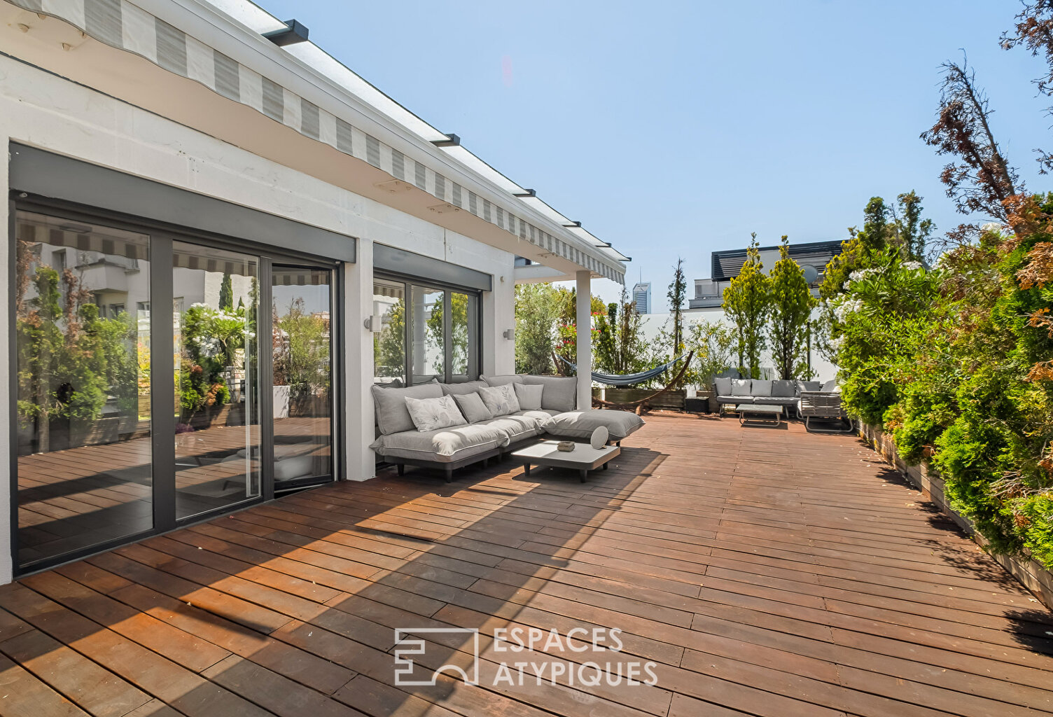 Toit-terrasse d'exception avec très grande terrasse et garage dans une résidence de standing — photo 1