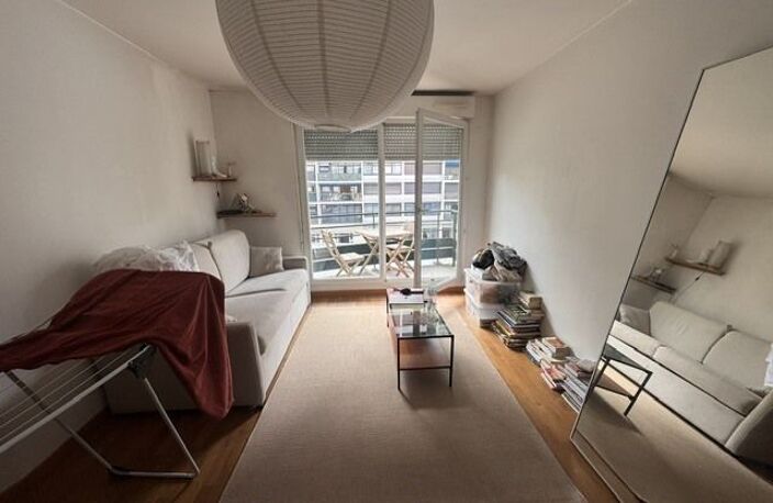 Studio avec balcon, cave et parking. — photo 2
