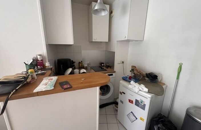 Studio avec balcon, cave et parking. — photo 3