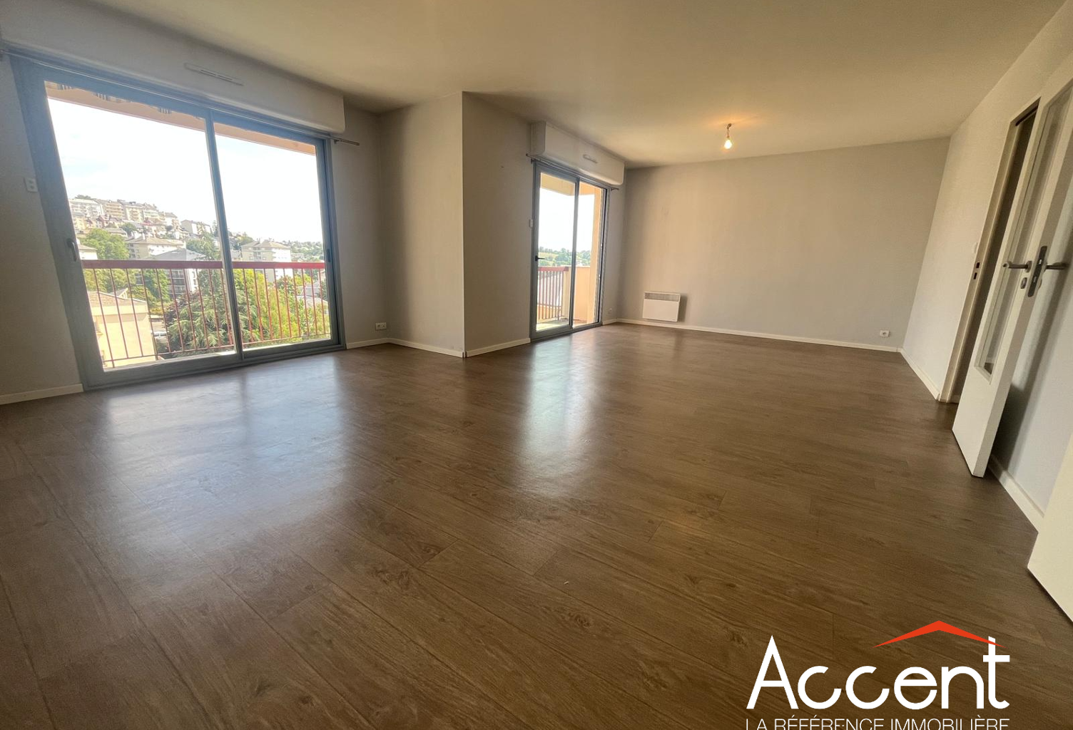 .......OFFRE ACCEPTEE..... RODEZ appartement T3/4 dernier étage avec ascenseur et garage privatif — photo 1