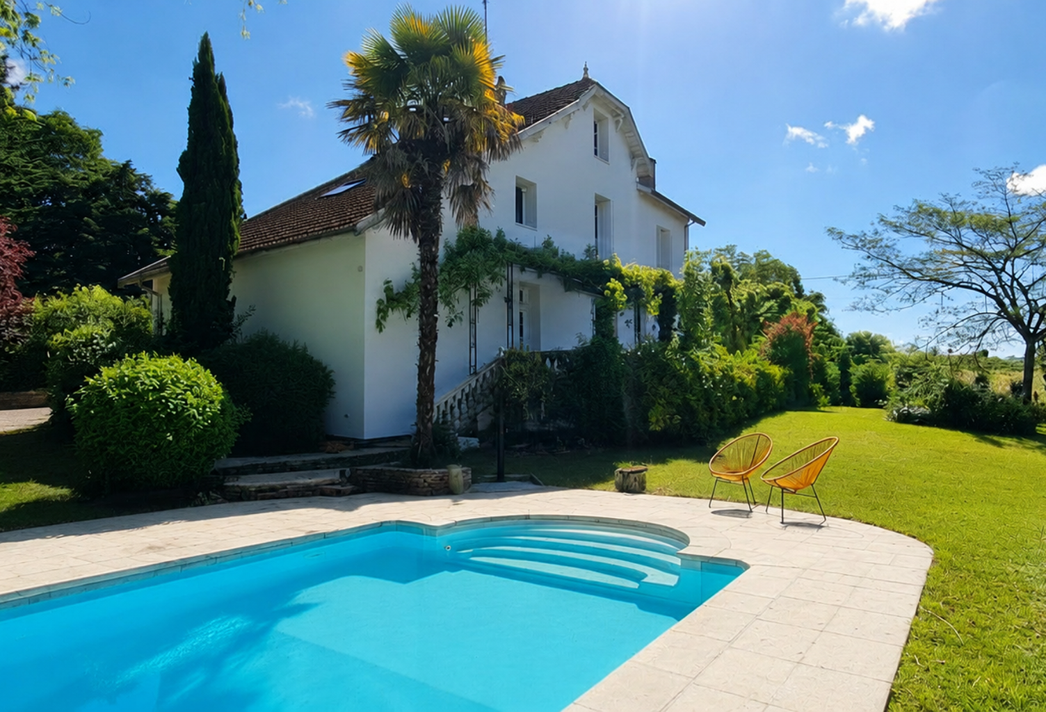 DEMEURE DE CHARME 180 m2 - grand garage - piscine - parc — photo 1