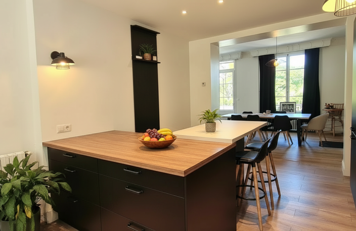DEMEURE DE CHARME 180 m2 - grand garage - piscine - parc — photo 3