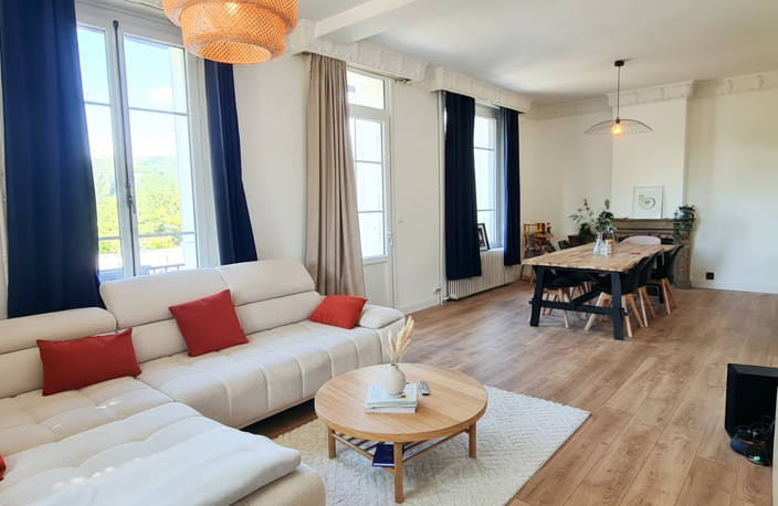 DEMEURE DE CHARME 180 m2 - grand garage - piscine - parc — photo 4